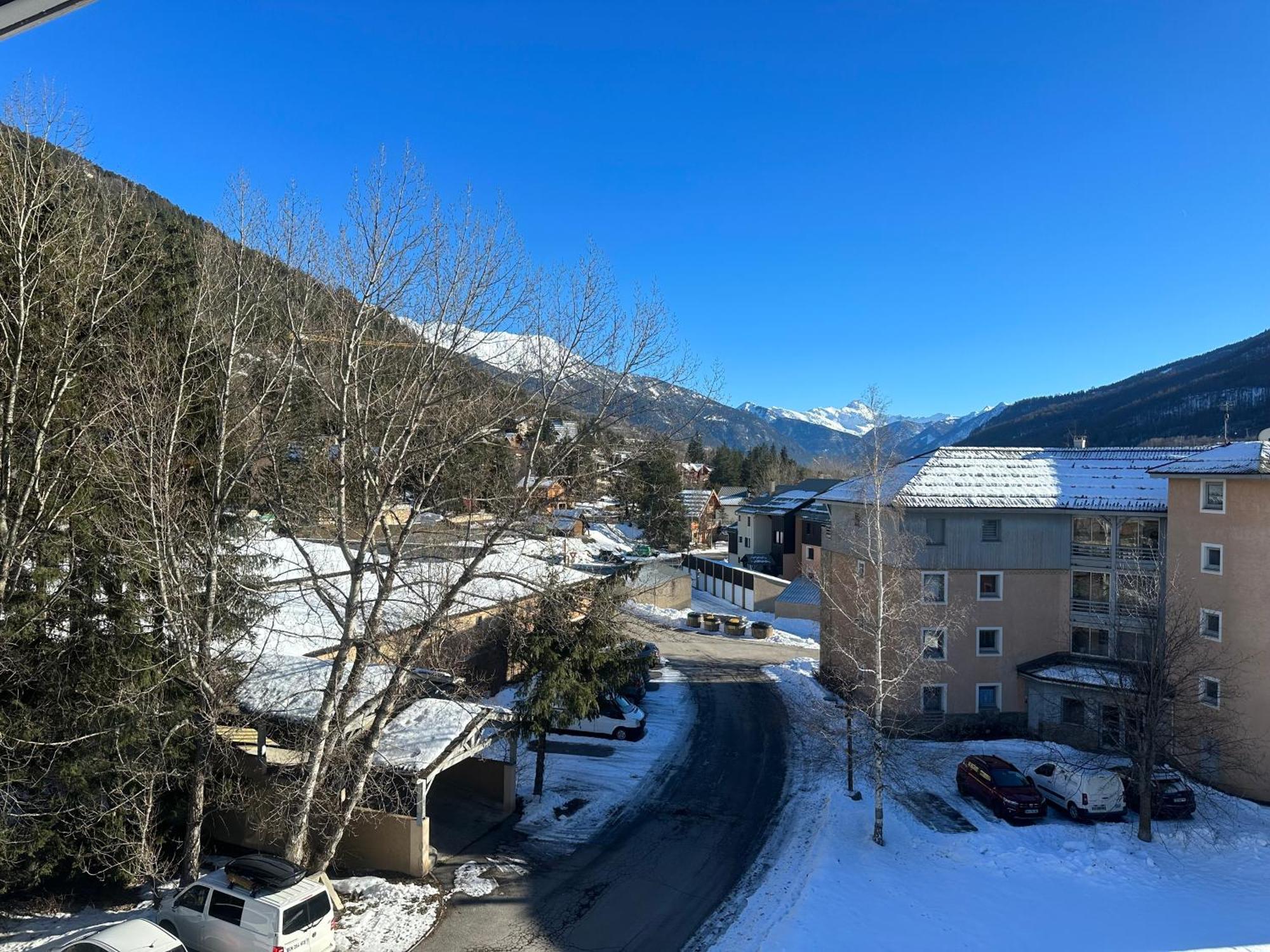 Apartment Snowood Serre Chevalier: Mountain Retreat For 5-7, Near Pontillas Lift La Salle-les-Alpes