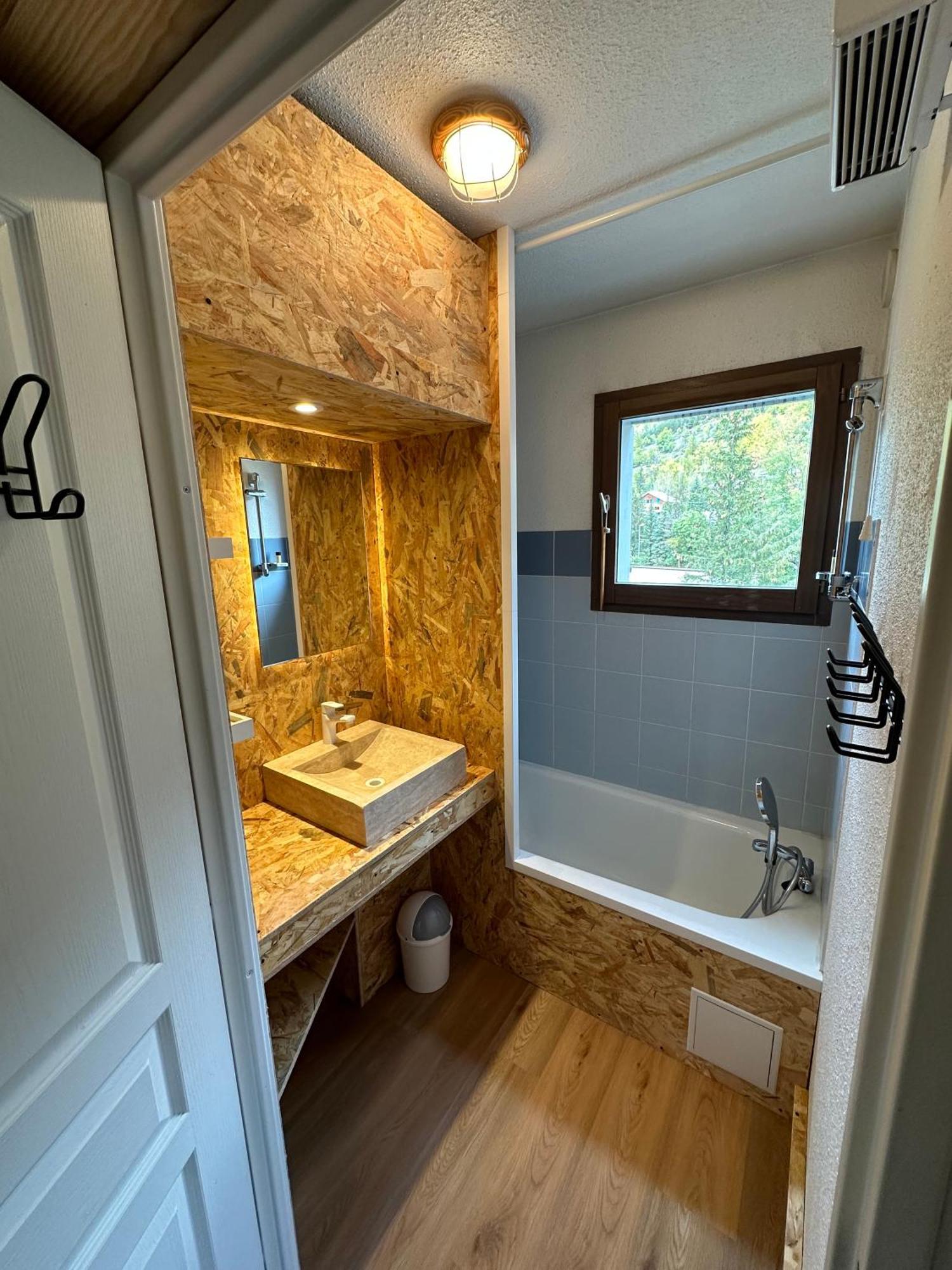 Snowood Serre Chevalier: Mountain Retreat For 5-7, Near Pontillas Lift Apartment