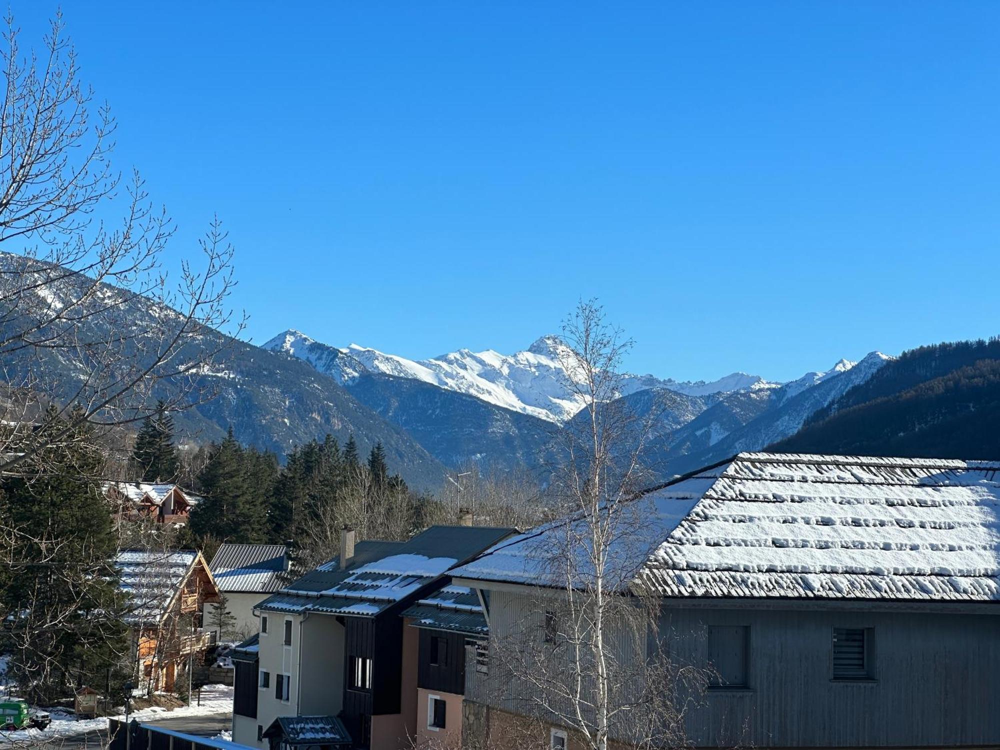 Snowood Serre Chevalier: Mountain Retreat For 5-7, Near Pontillas Lift Apartment La Salle-les-Alpes