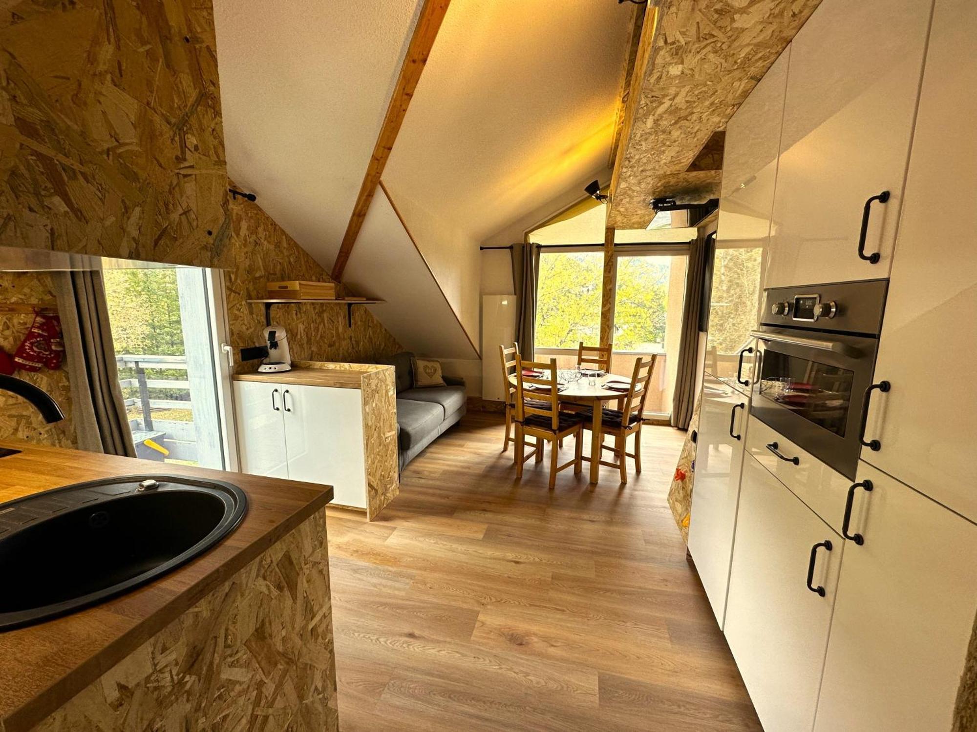 Snowood Serre Chevalier: Mountain Retreat For 5-7, Near Pontillas Lift Apartment *